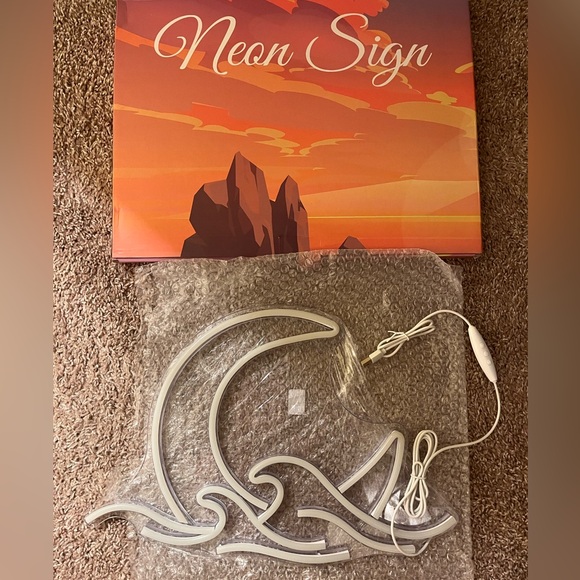 Neon Sign **NIB** - Picture 2 of 3